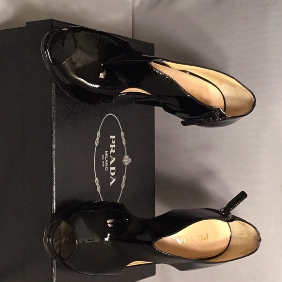 PRADA DONNA BLACK CUTOUT PATENT LEATHER SIZE 40 - Picture 2 of 6